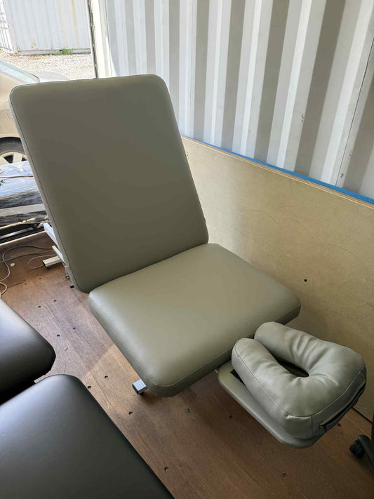 Pre-Owned Kor Massage Table